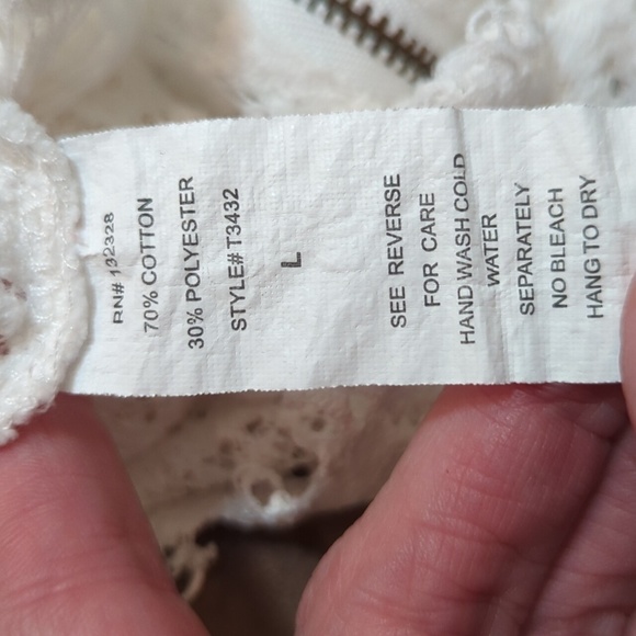 Zara Women's White Lace 3/4 Sleeve Top w/Zippered Back Size Large (Runs Small) - Picture 5 of 5